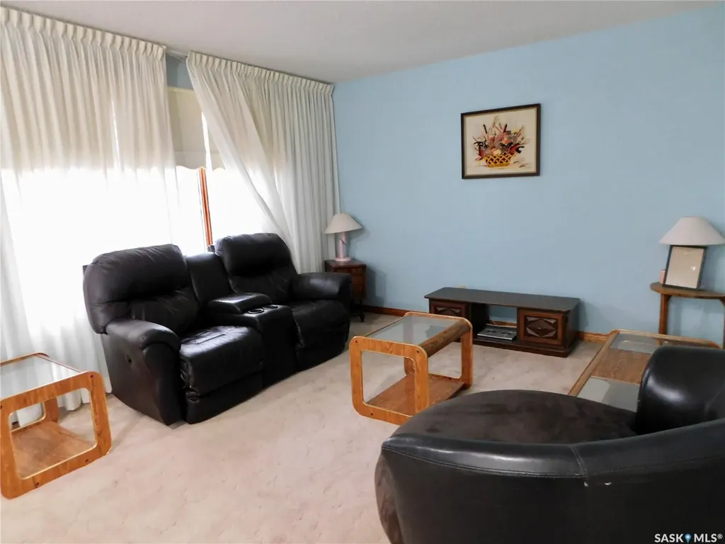 517 3rd Avenue E Assiniboia SK S0H 0B0