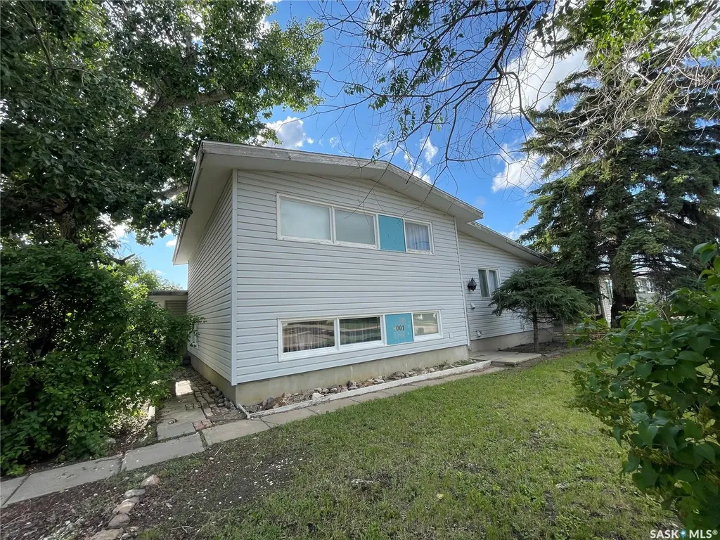 1001 2nd Street W Kindersley SK S0L 1S0