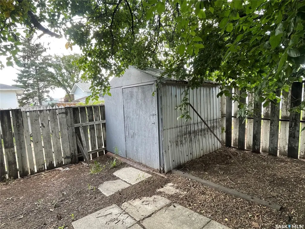 1001 2nd Street W Kindersley SK S0L 1S0