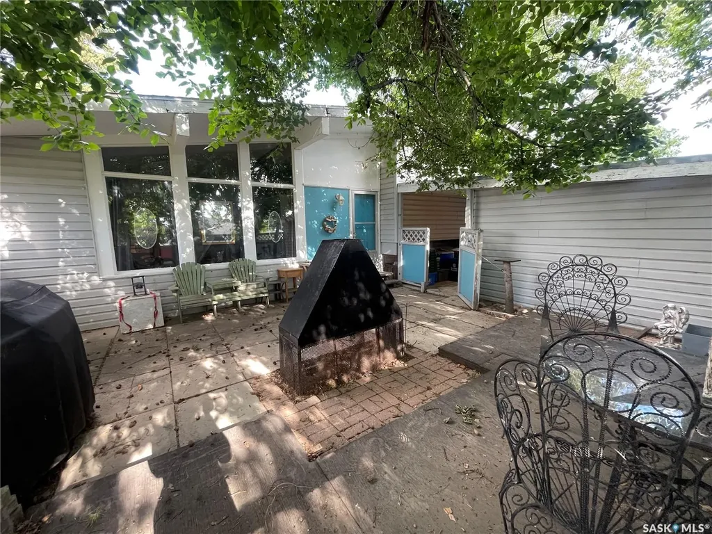 1001 2nd Street W Kindersley SK S0L 1S0