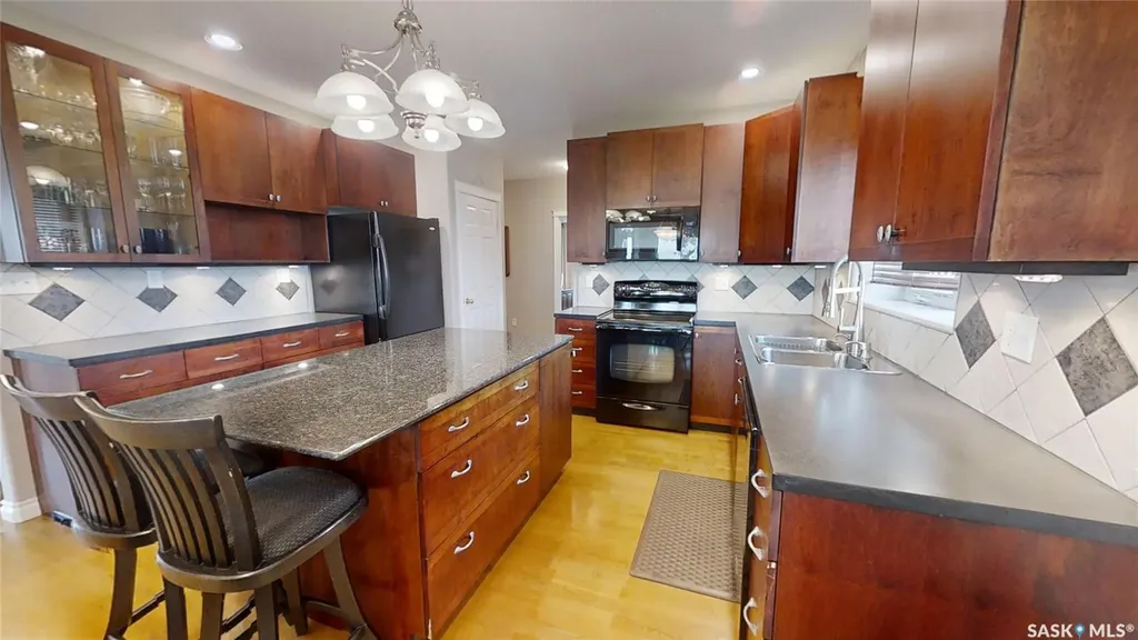 801 13th Avenue E Kindersley SK S0L 1S0