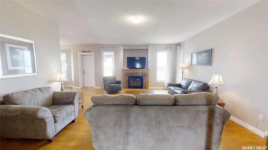 801 13th Avenue E Kindersley SK S0L 1S0