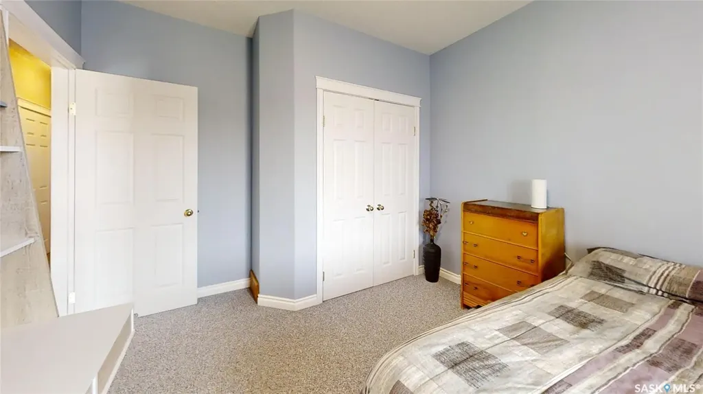 801 13th Avenue E Kindersley SK S0L 1S0