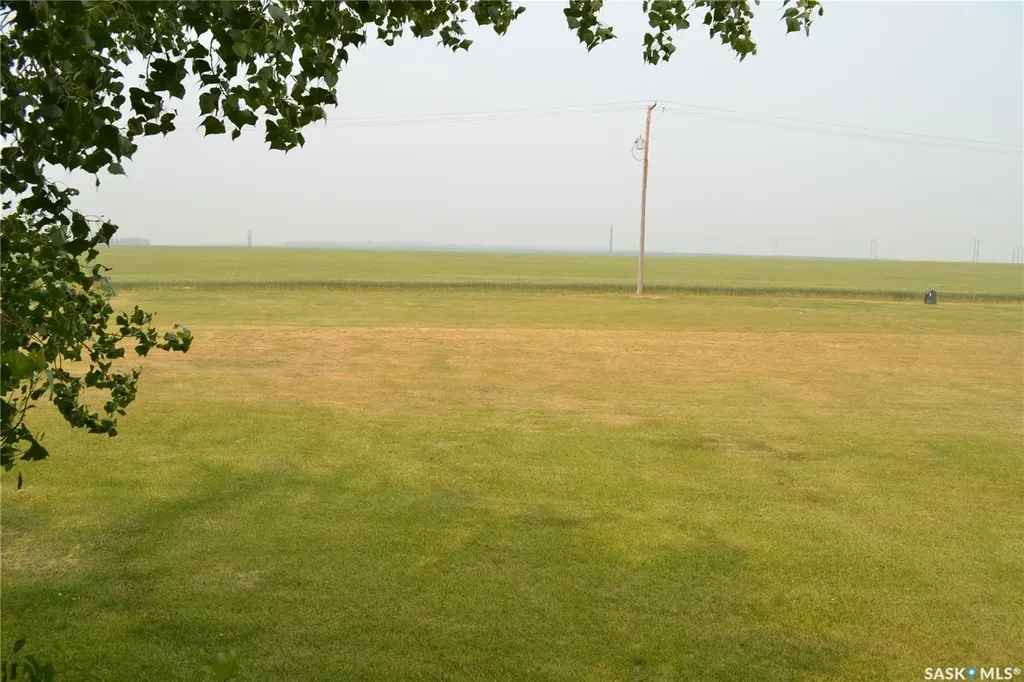 801 13th Avenue E Kindersley SK S0L 1S0