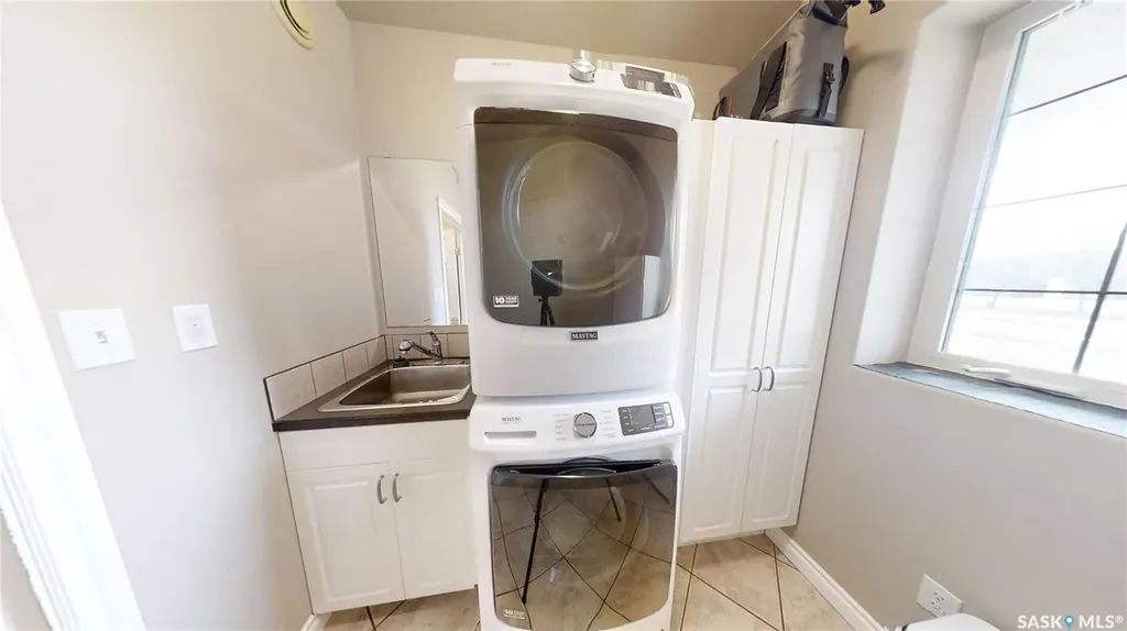 801 13th Avenue E Kindersley SK S0L 1S0