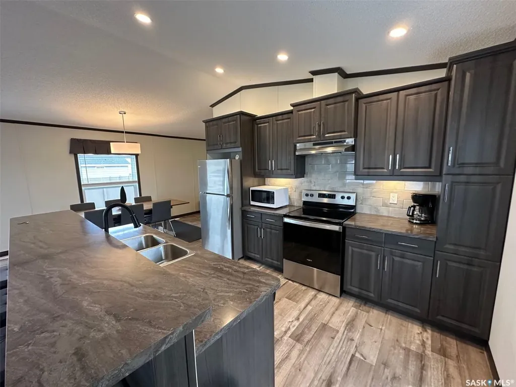 9 Lakeshore Drive Gravelbourg Rm No. 104 SK S0H 1X0