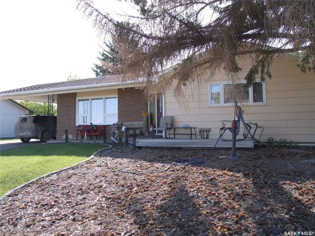 432 E Road Allowance Leader SK S0N 1H0