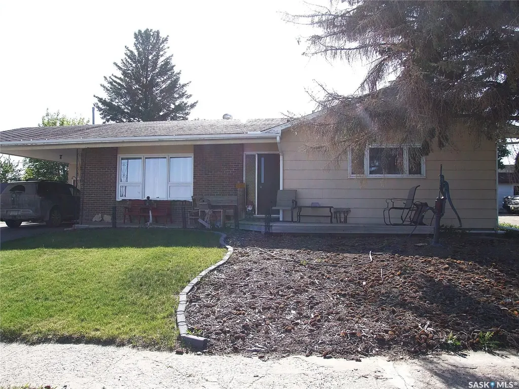 432 E Road Allowance Leader SK S0N 1H0