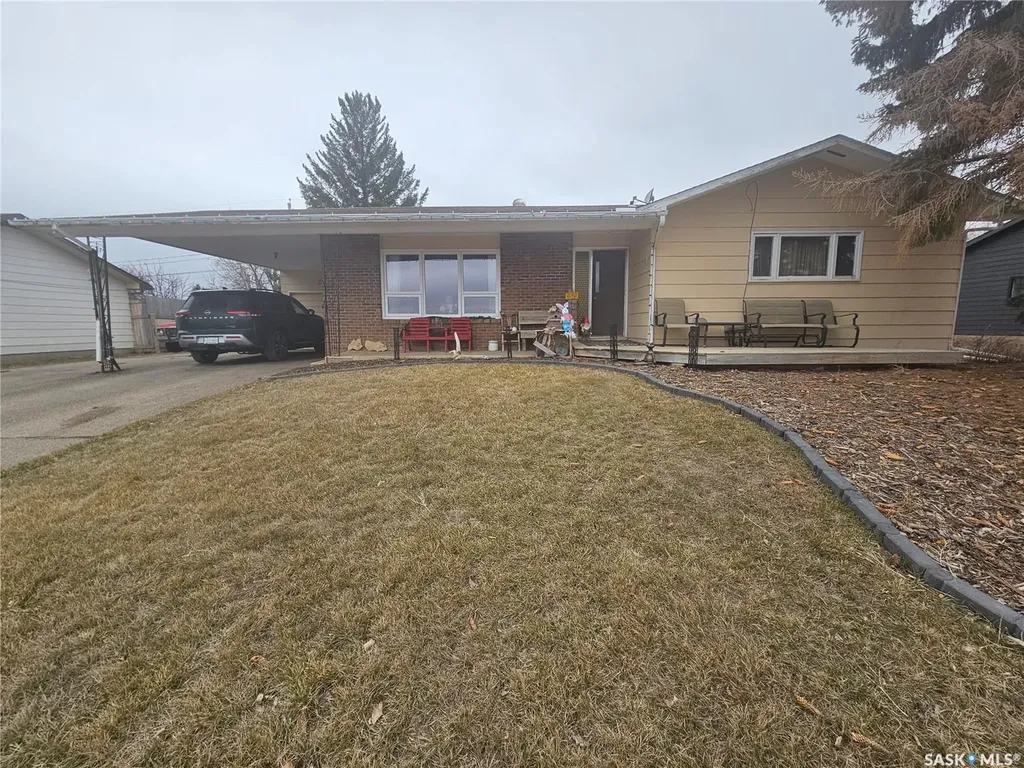 432 E Road Allowance Leader SK S0N 1H0