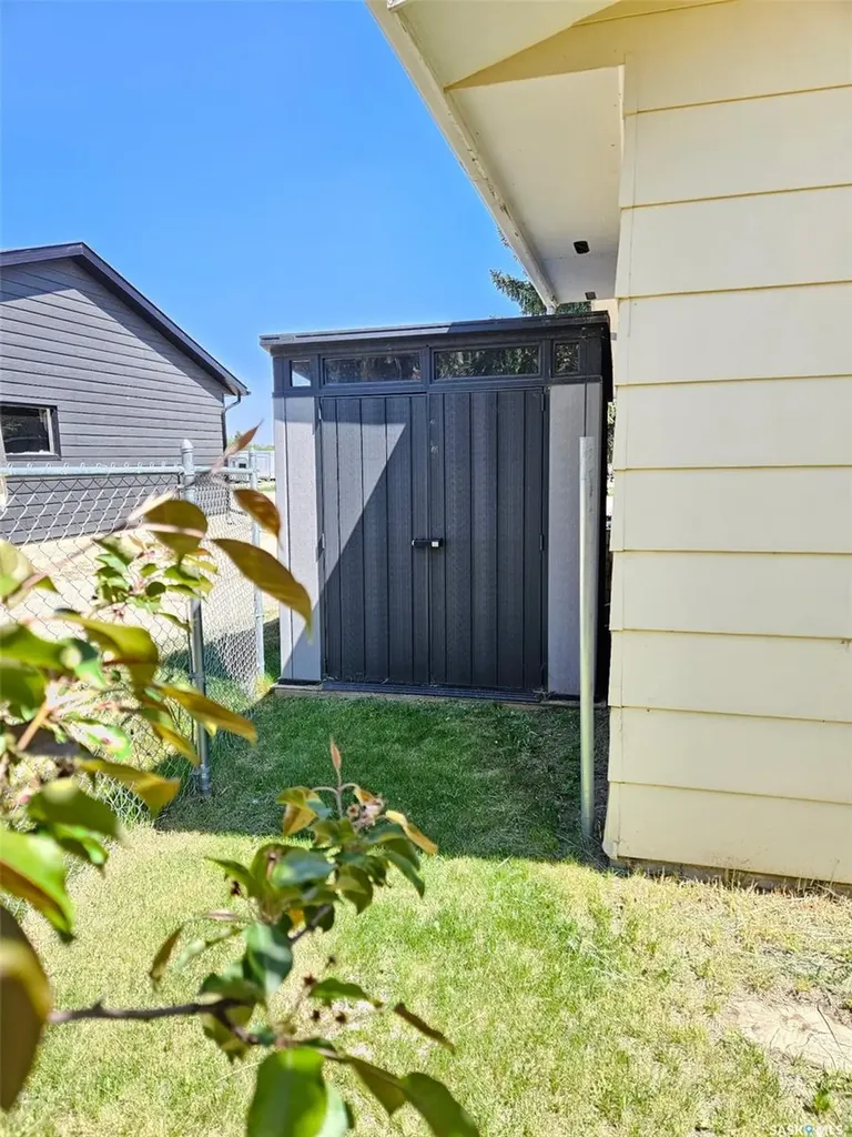 432 E Road Allowance Leader SK S0N 1H0