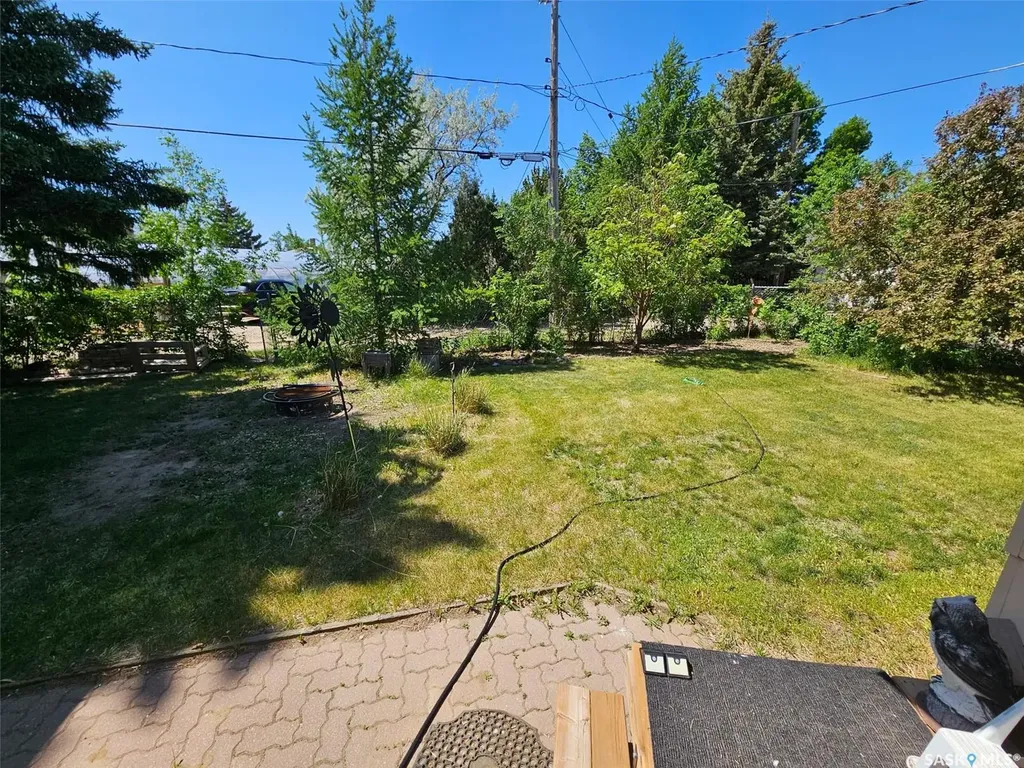 432 E Road Allowance Leader SK S0N 1H0