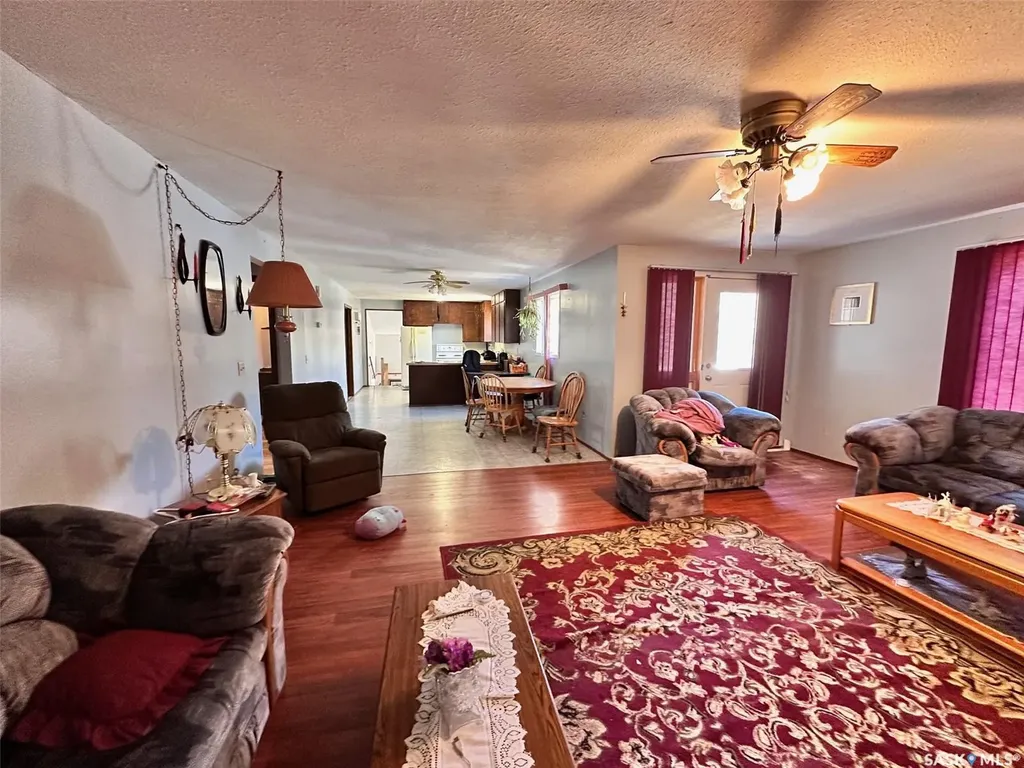 706 Railway Street Chitek Lake SK S0J 0L0