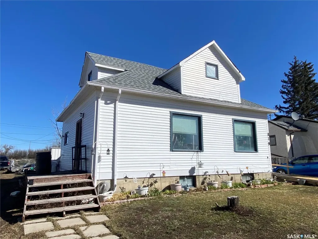 819 3rd Avenue N Alsask SK S0L 0A8