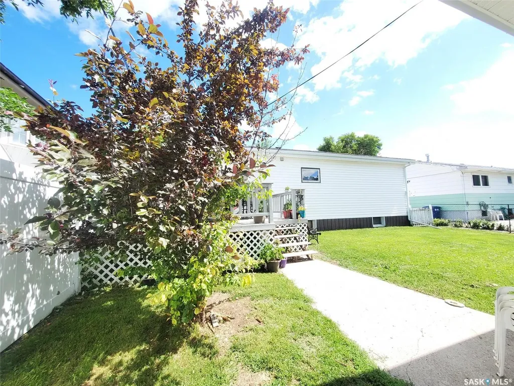 902 Francis Street Grenfell SK S0G 2B0