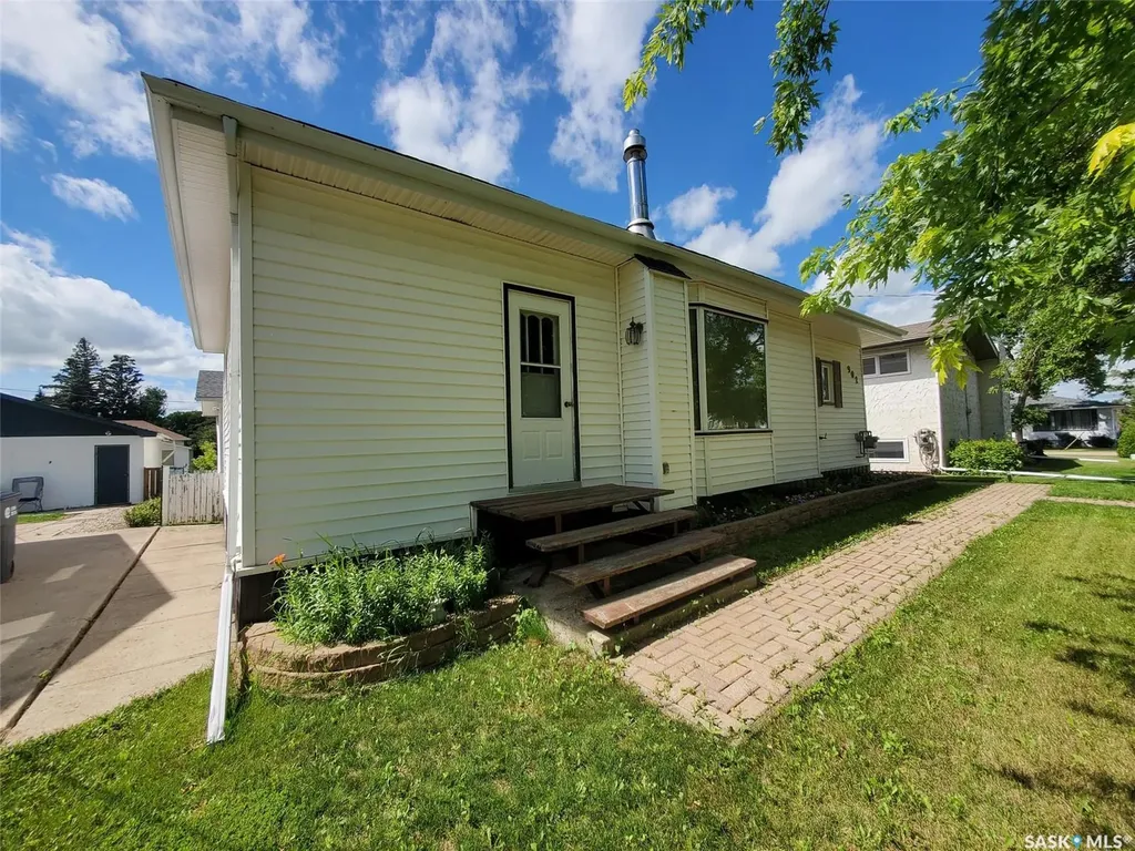 902 Francis Street Grenfell SK S0G 2B0