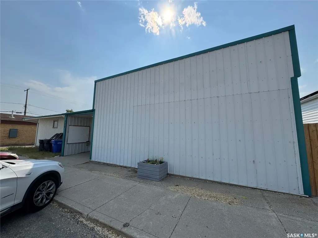 127 Keats Street Southey SK S0G 4P0