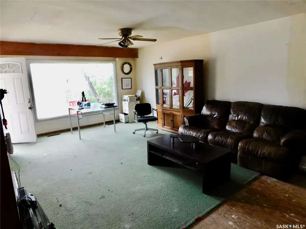 1004 2nd Street N Rockglen SK S0H 3R1