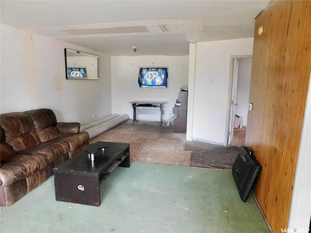 1004 2nd Street N Rockglen SK S0H 3R1