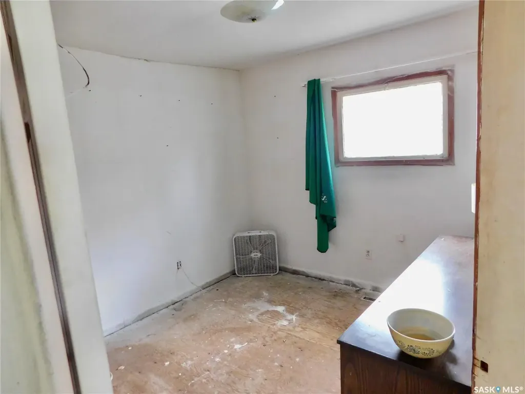 1004 2nd Street N Rockglen SK S0H 3R1