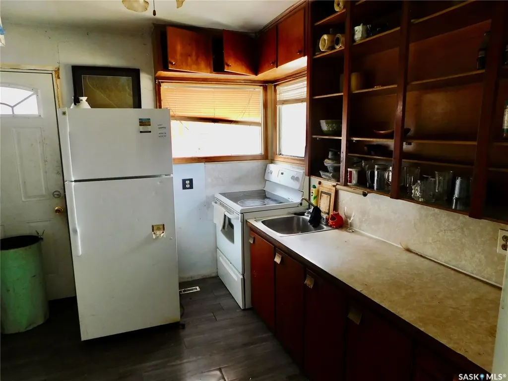 1004 2nd Street N Rockglen SK S0H 3R1