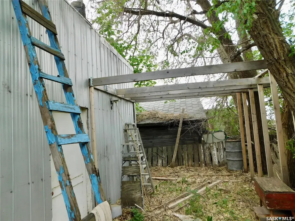 1004 2nd Street N Rockglen SK S0H 3R1