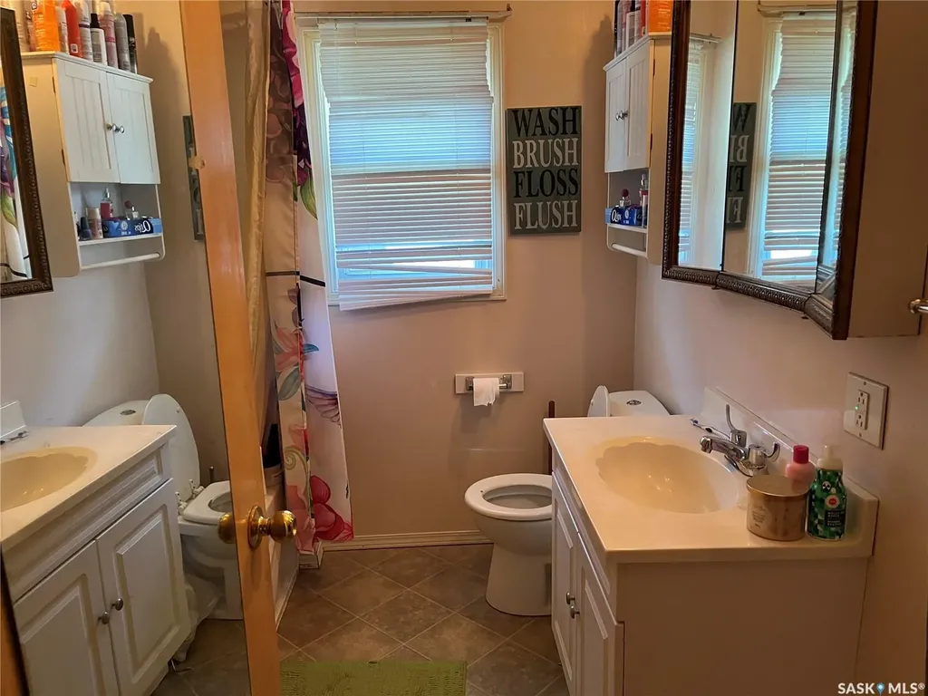 112 2nd Avenue W Gravelbourg SK S0H 1X0