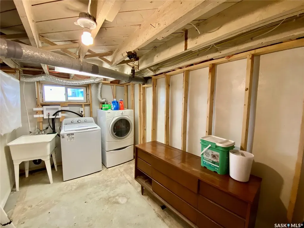 120 3rd Street W Carnduff SK S0C 0S0