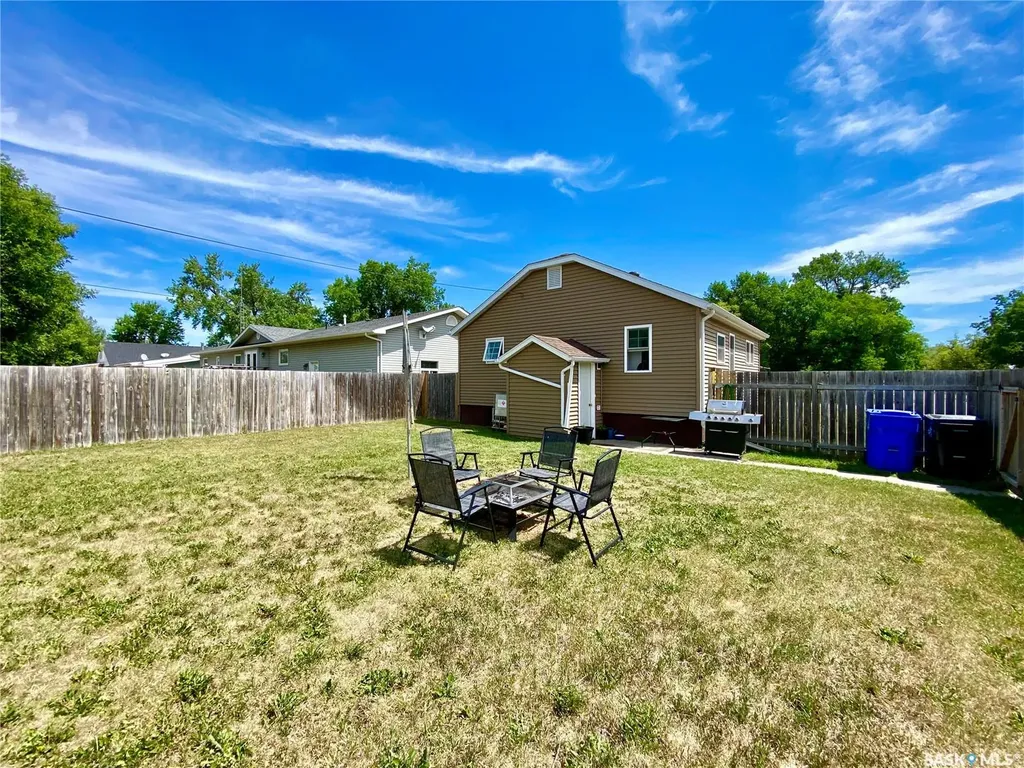 120 3rd Street W Carnduff SK S0C 0S0