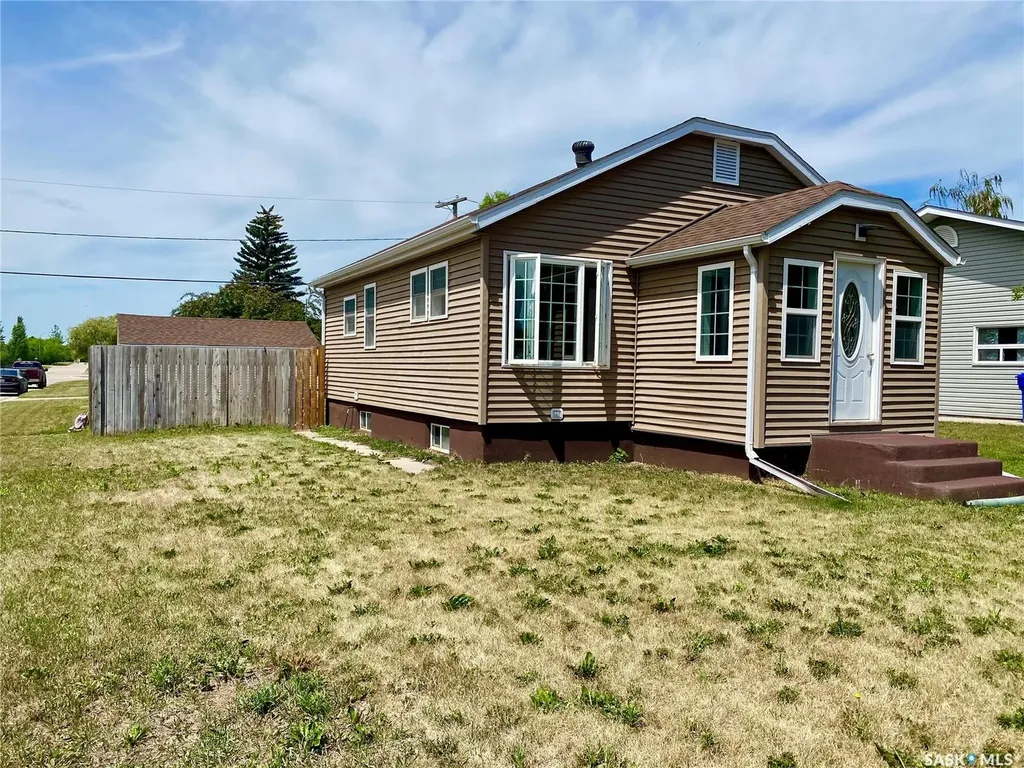 120 3rd Street W Carnduff SK S0C 0S0