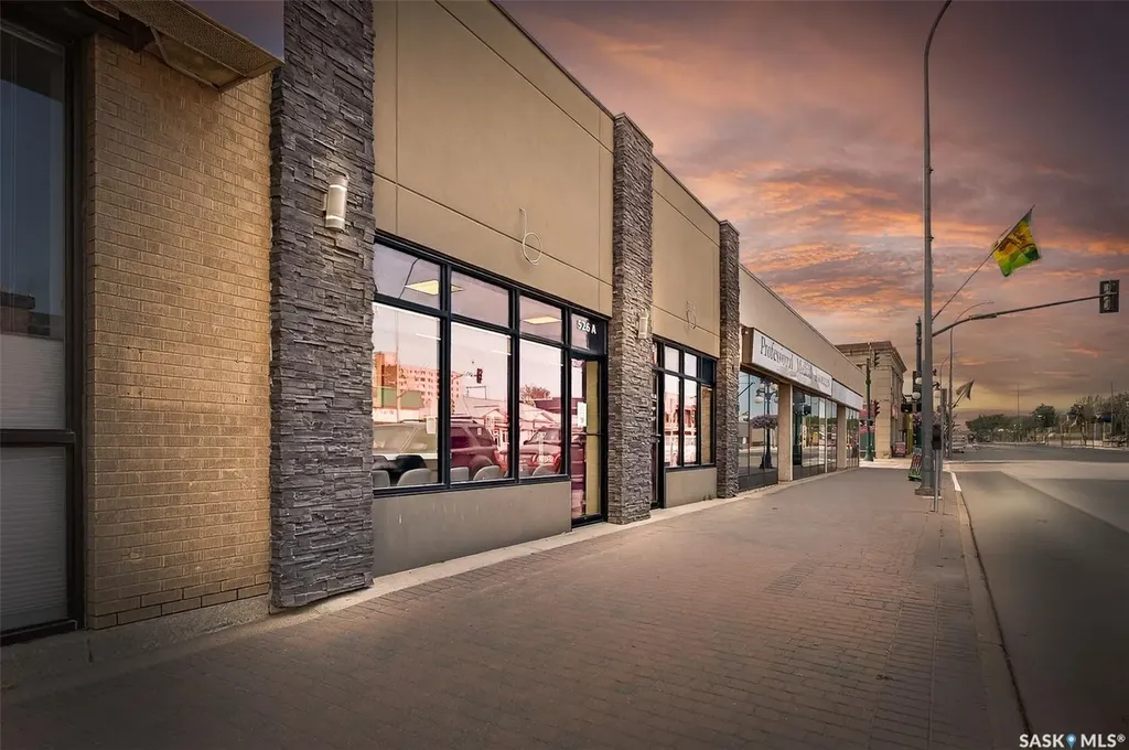 526 Main Street N Moose Jaw SK S6H 3K3