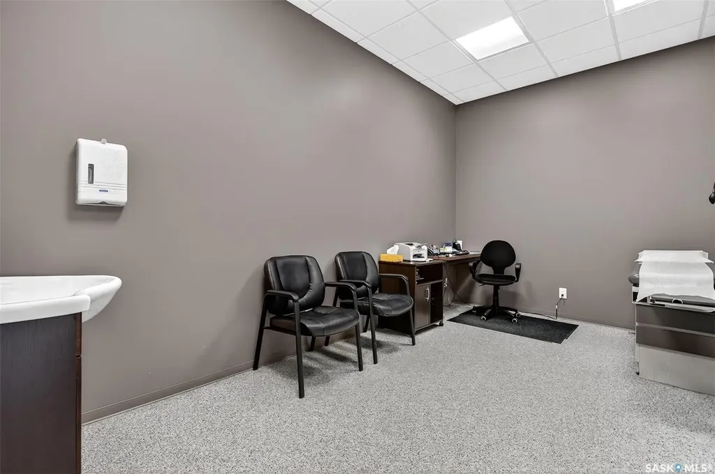 526 Main Street N Moose Jaw SK S6H 3K3