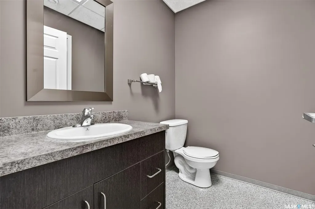 526 Main Street N Moose Jaw SK S6H 3K3