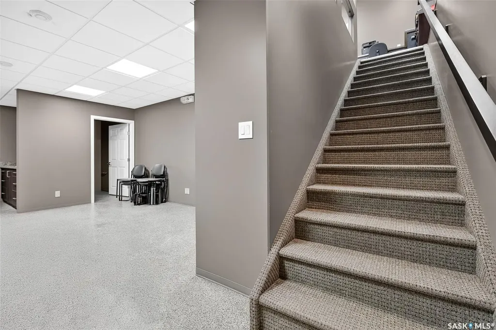 526 Main Street N Moose Jaw SK S6H 3K3