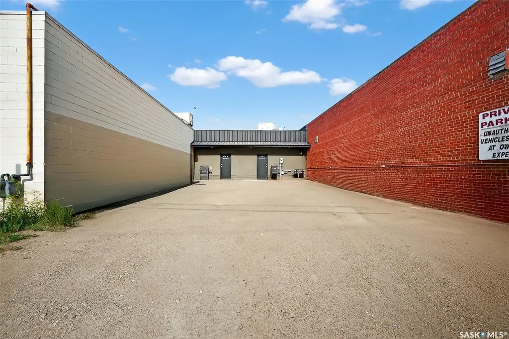 526 Main Street N Moose Jaw SK S6H 3K3