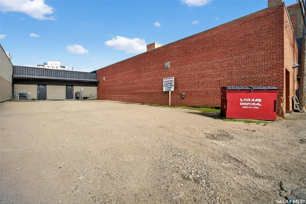 526 Main Street N Moose Jaw SK S6H 3K3
