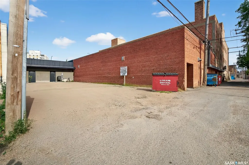526 Main Street N Moose Jaw SK S6H 3K3