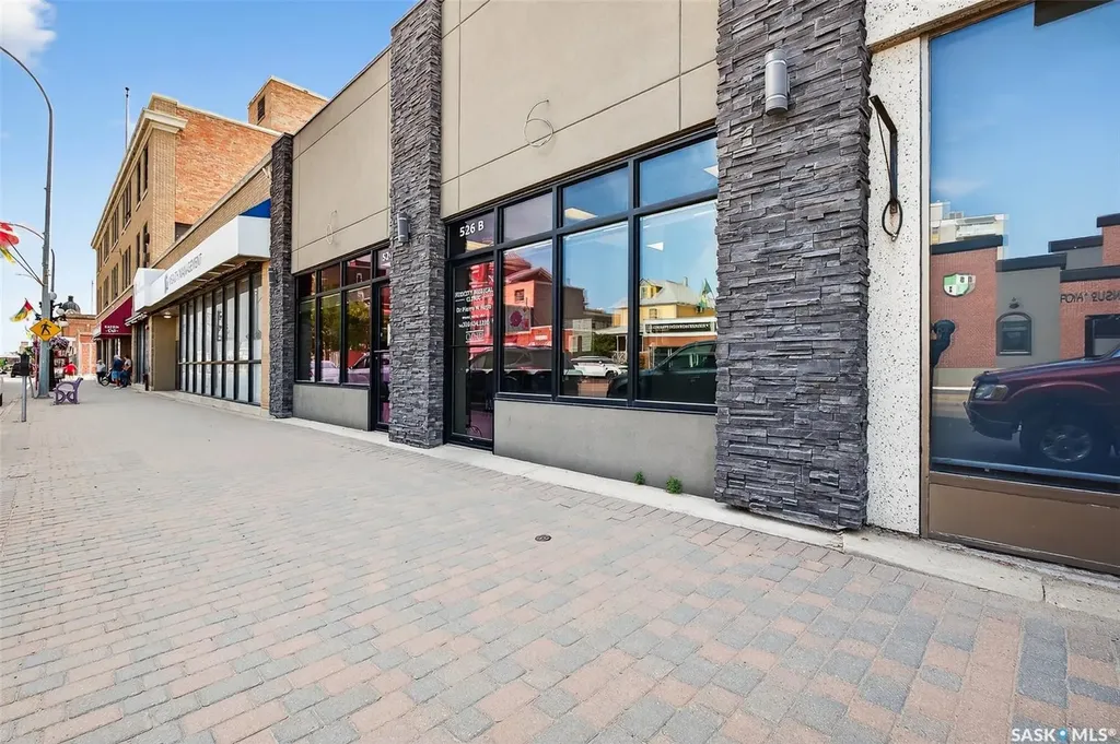 526 Main Street N Moose Jaw SK S6H 3K3