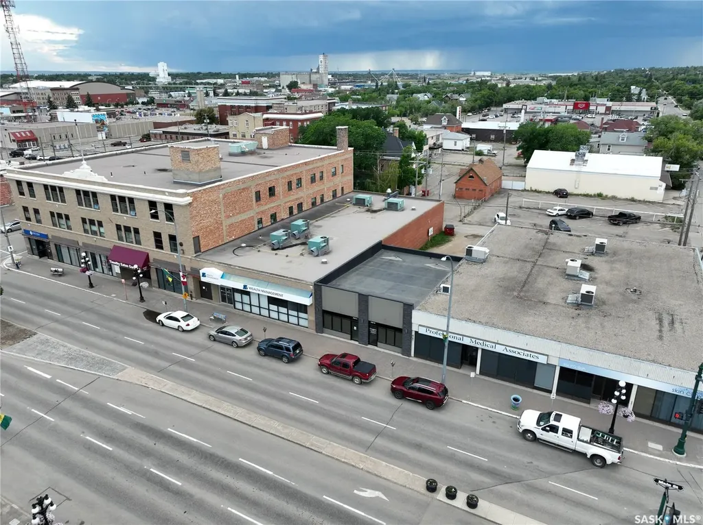 526 Main Street N Moose Jaw SK S6H 3K3