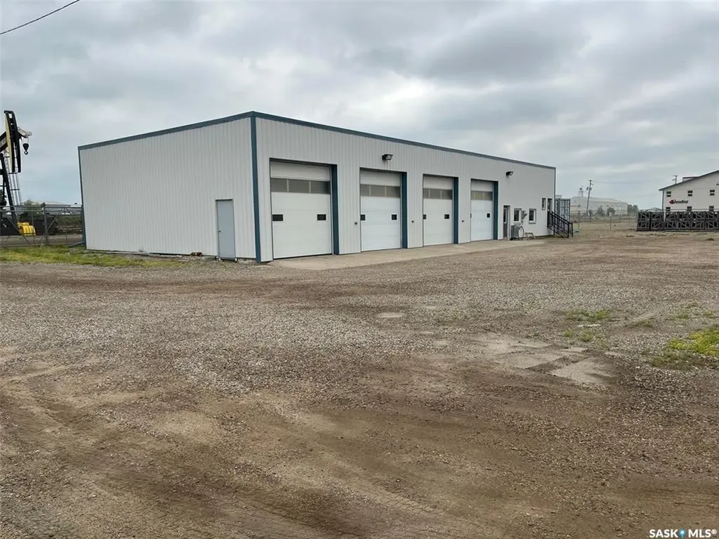 518 6th Street Estevan SK S4A 2L7