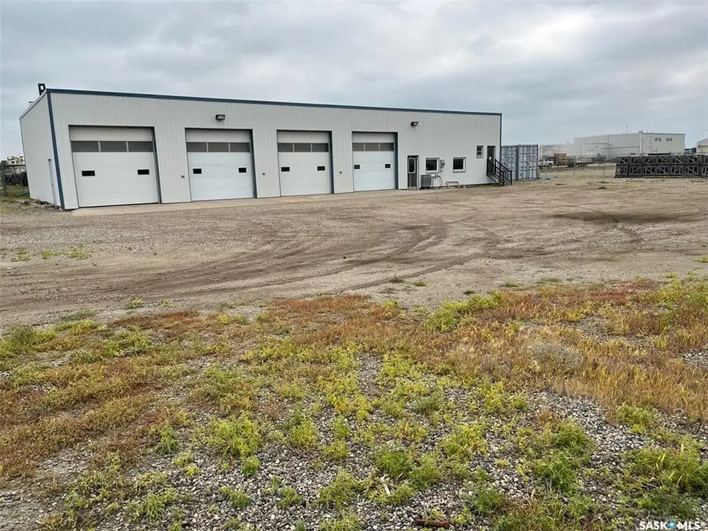 518 6th Street Estevan SK S4A 2L7