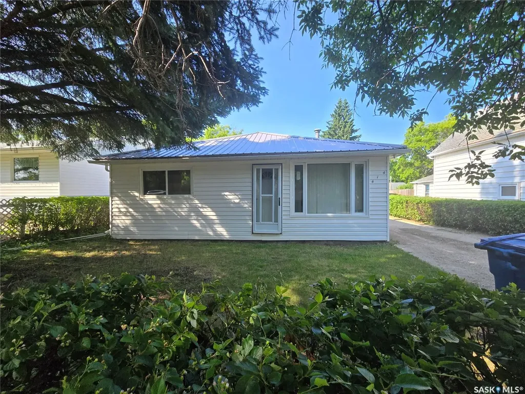 414 2nd Street Kipling SK S0G 2S0