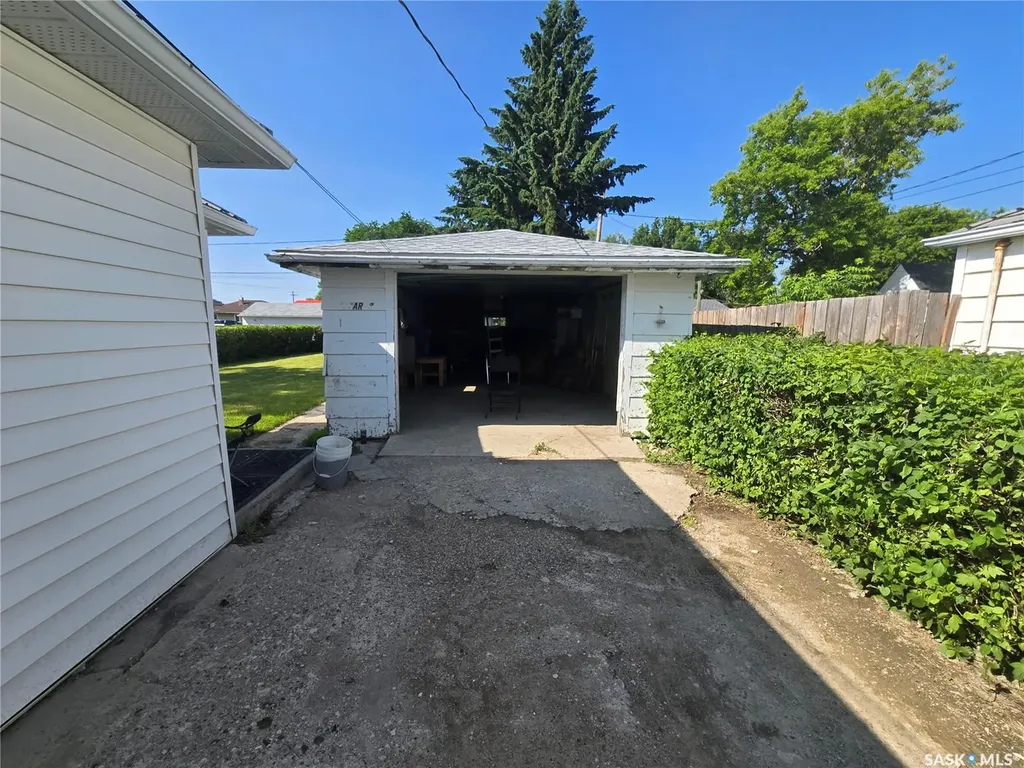 414 2nd Street Kipling SK S0G 2S0