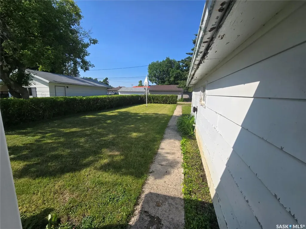 414 2nd Street Kipling SK S0G 2S0