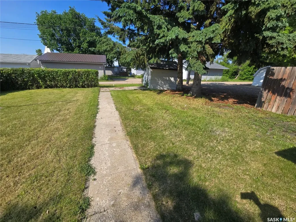 414 2nd Street Kipling SK S0G 2S0