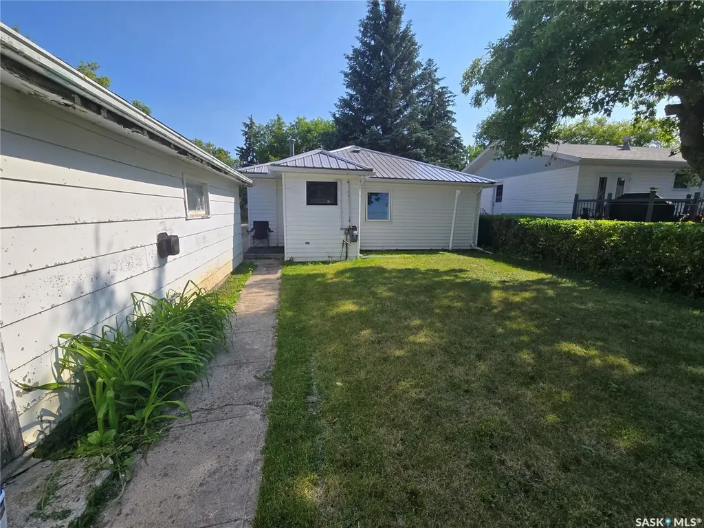 414 2nd Street Kipling SK S0G 2S0