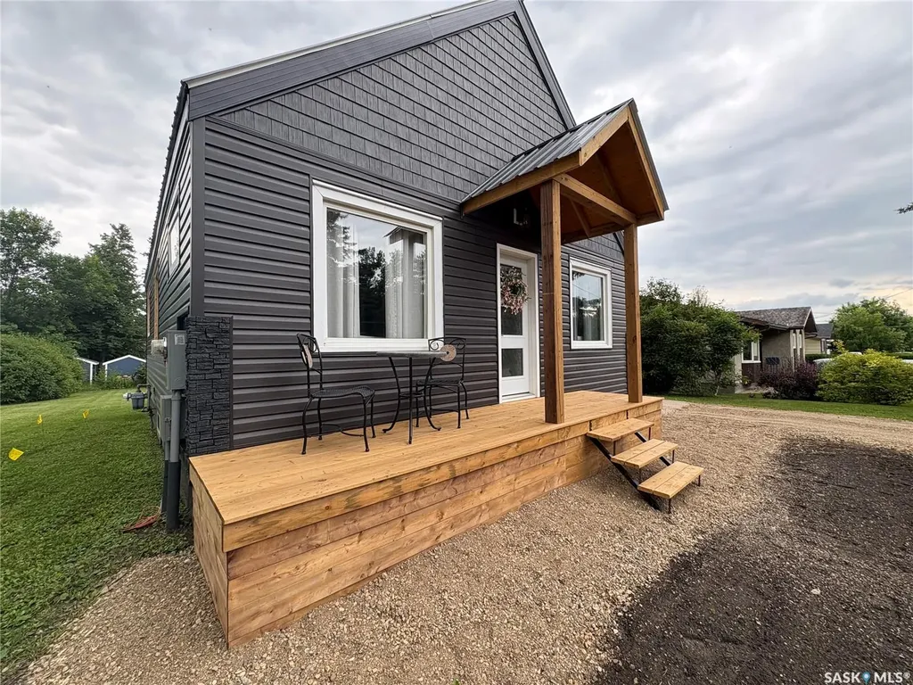212 Riedel Avenue E Langenburg SK S0A 2A0