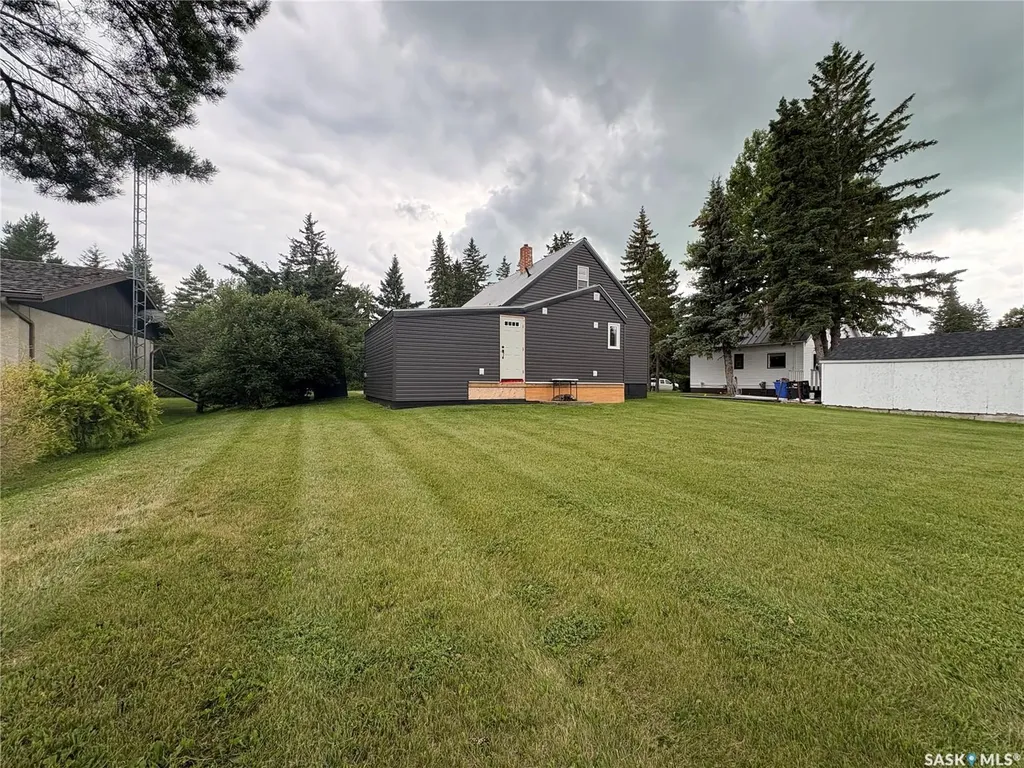 212 Riedel Avenue E Langenburg SK S0A 2A0