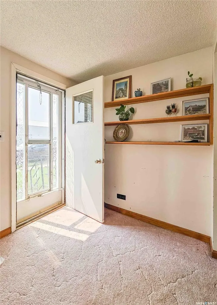 107 3rd Avenue W Elrose SK S0L 0Z0