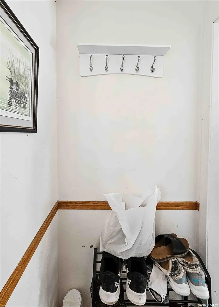 107 3rd Avenue W Elrose SK S0L 0Z0