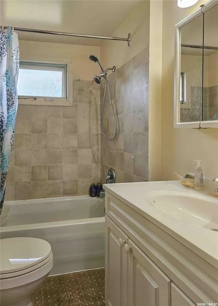 107 3rd Avenue W Elrose SK S0L 0Z0